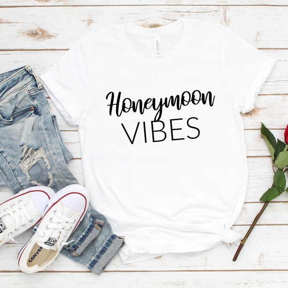 Honeymoon Vibes T-shirt - Picture 1 of 2